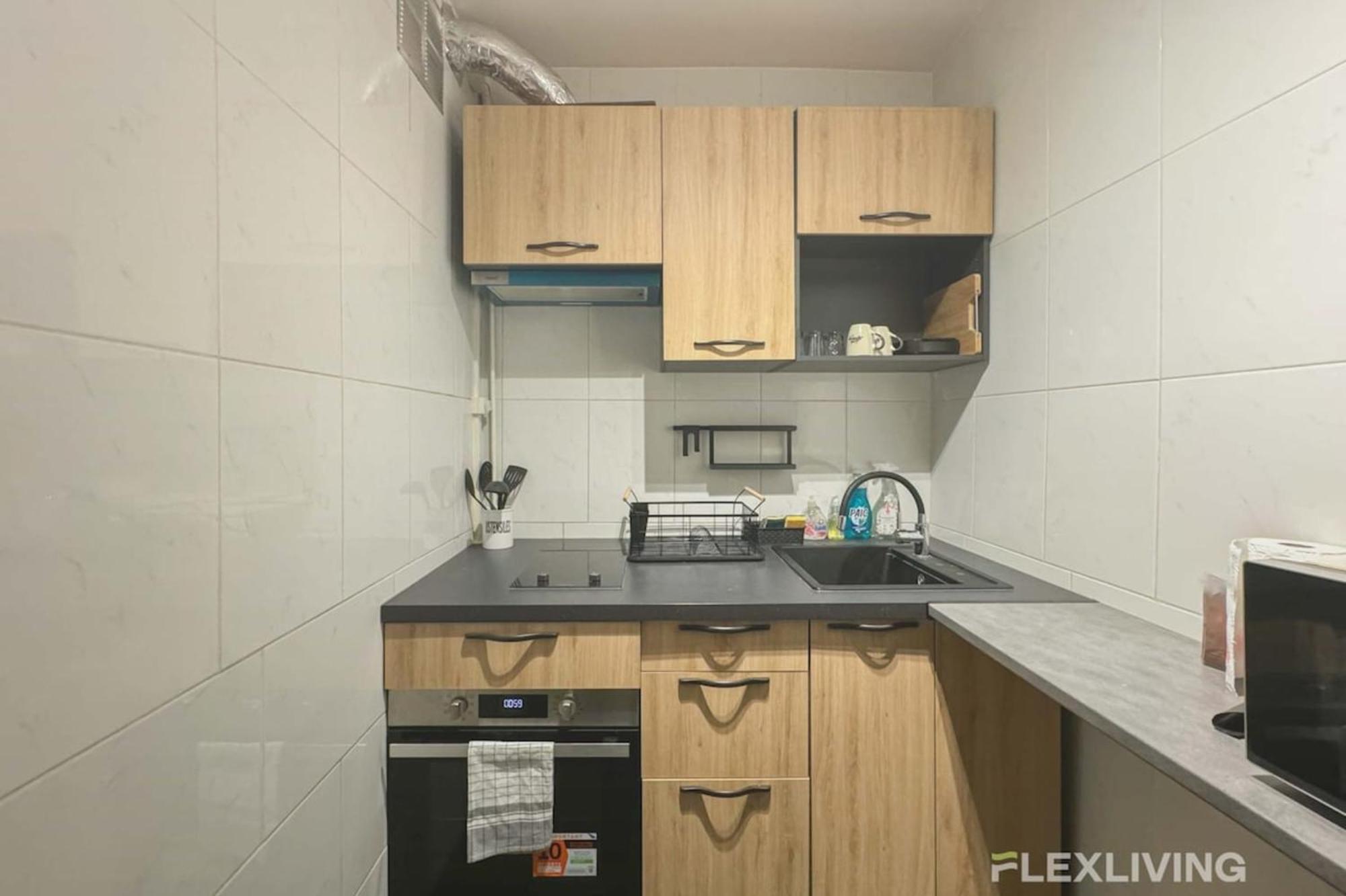 Flexliving - - *