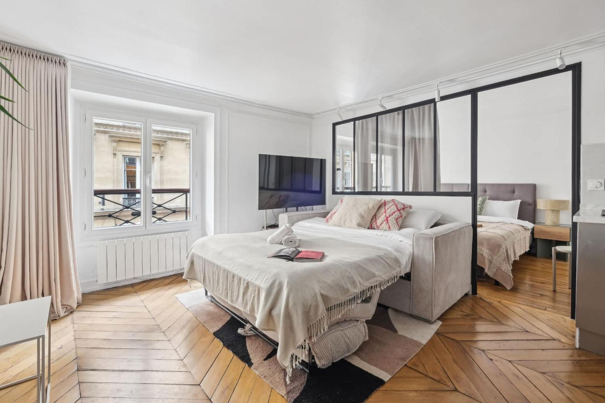 Jardin Des Tuileries & Louvre - Cityapartmentstay *