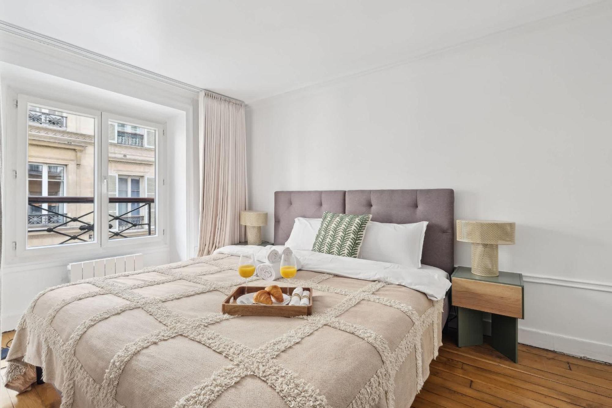 Jardin Des Tuileries & Louvre - Cityapartmentstay Paris