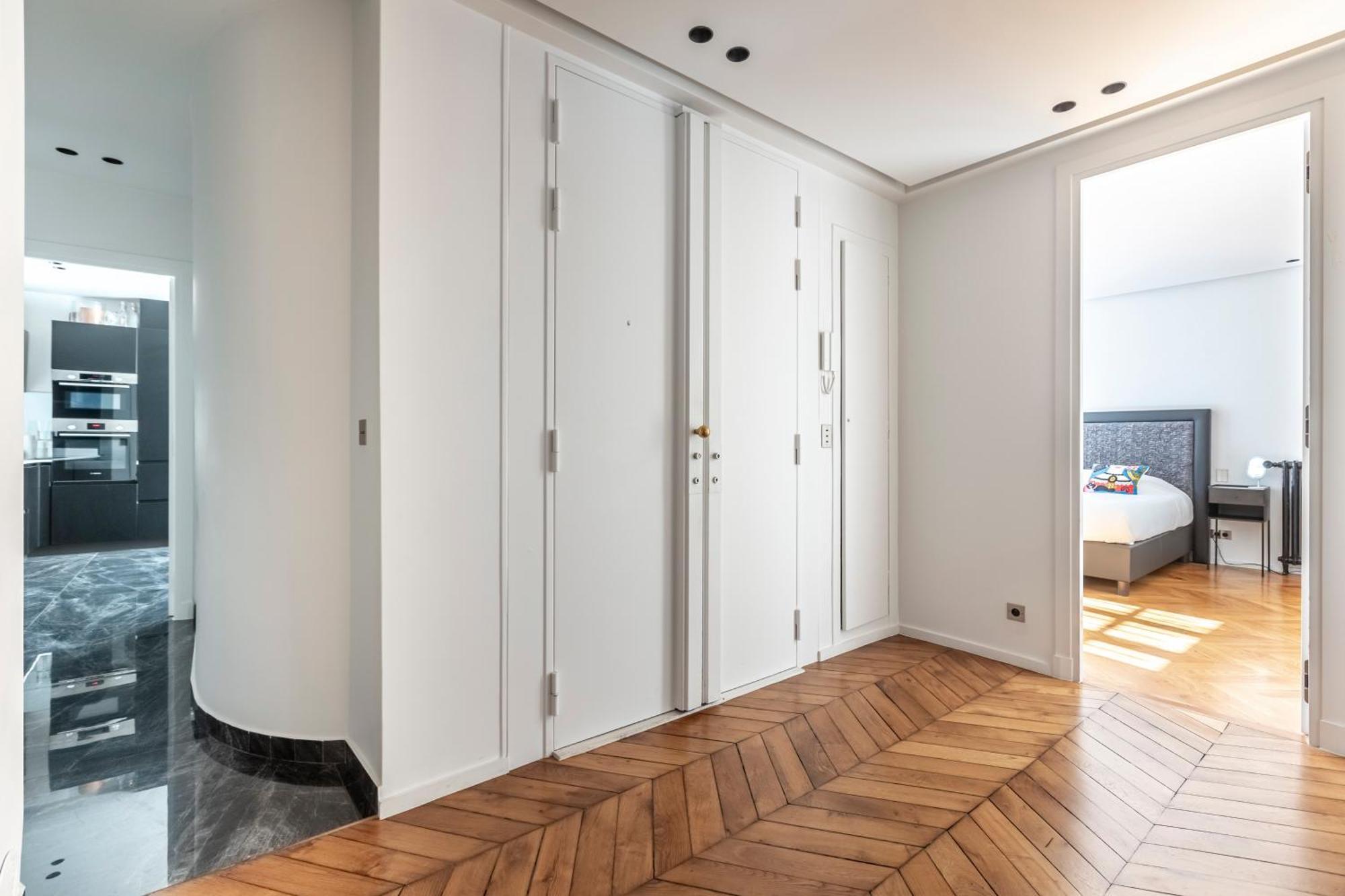 Amazing 2bdr/6pax Next To Champs Elysees Apartment Paris