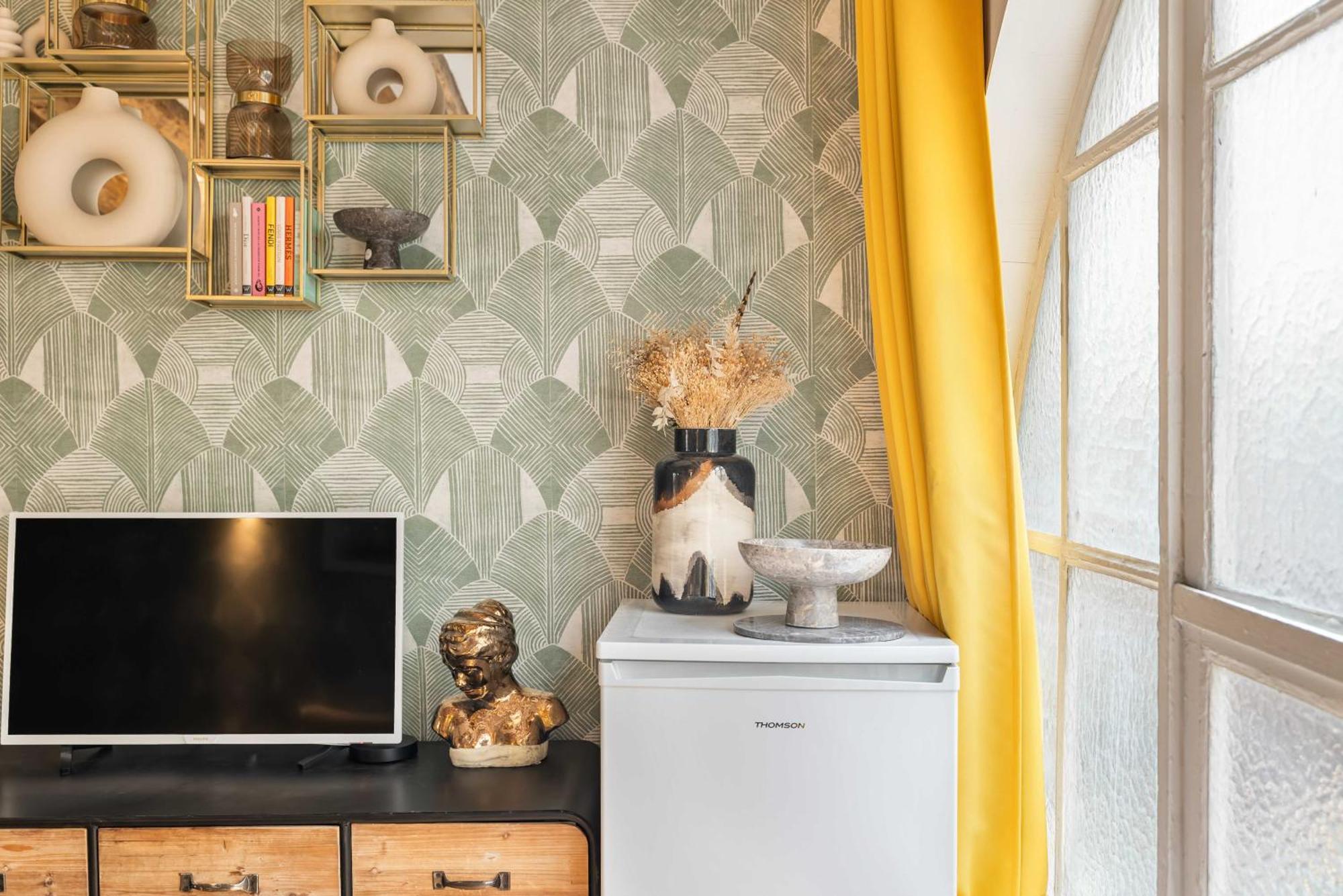Superb Historical Next To Louvre And Opera Apartment Paris