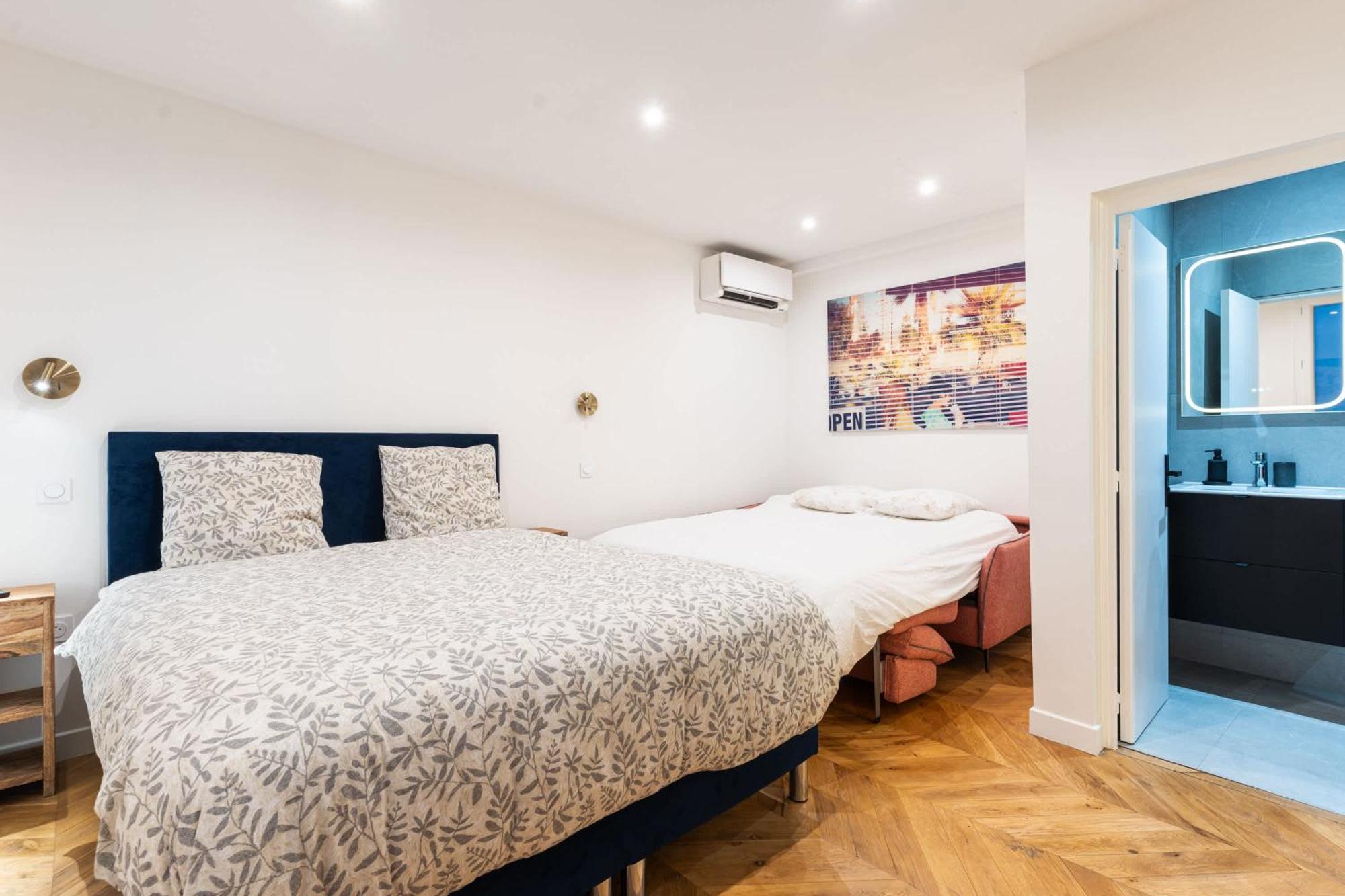 Town House Nation, Bastille, Ac By Lcc Agency