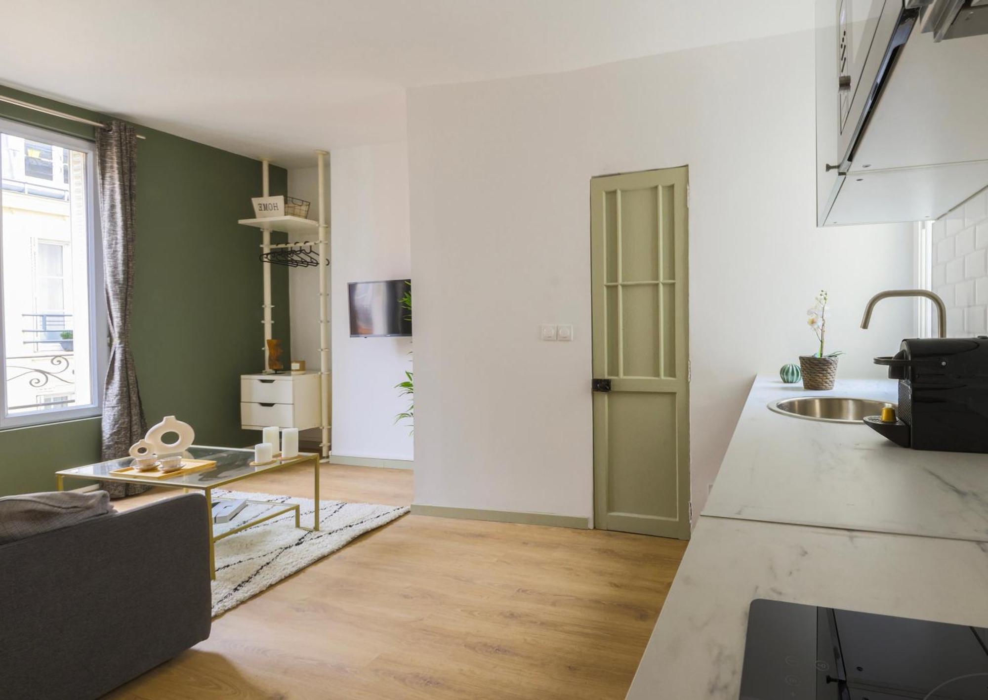 Appartamento Comfortable Retreat Near Parc Monceau Parigi