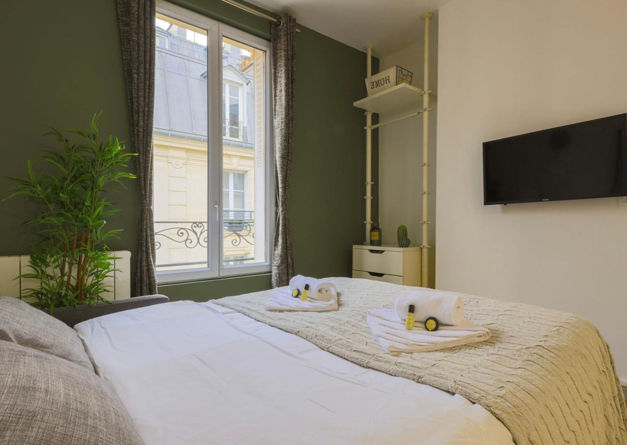 Comfortable Retreat Near Parc Monceau Parigi