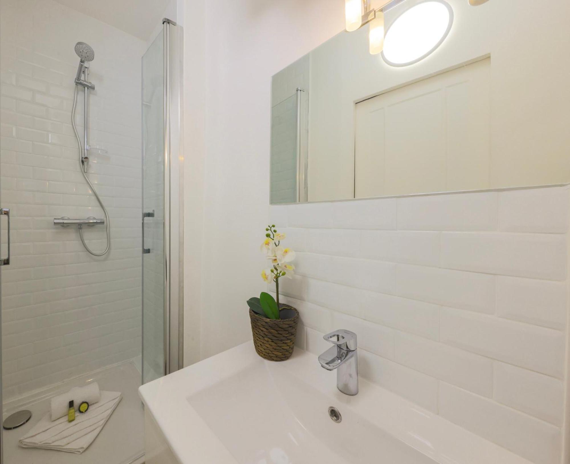 Comfortable Retreat Near Parc Monceau *