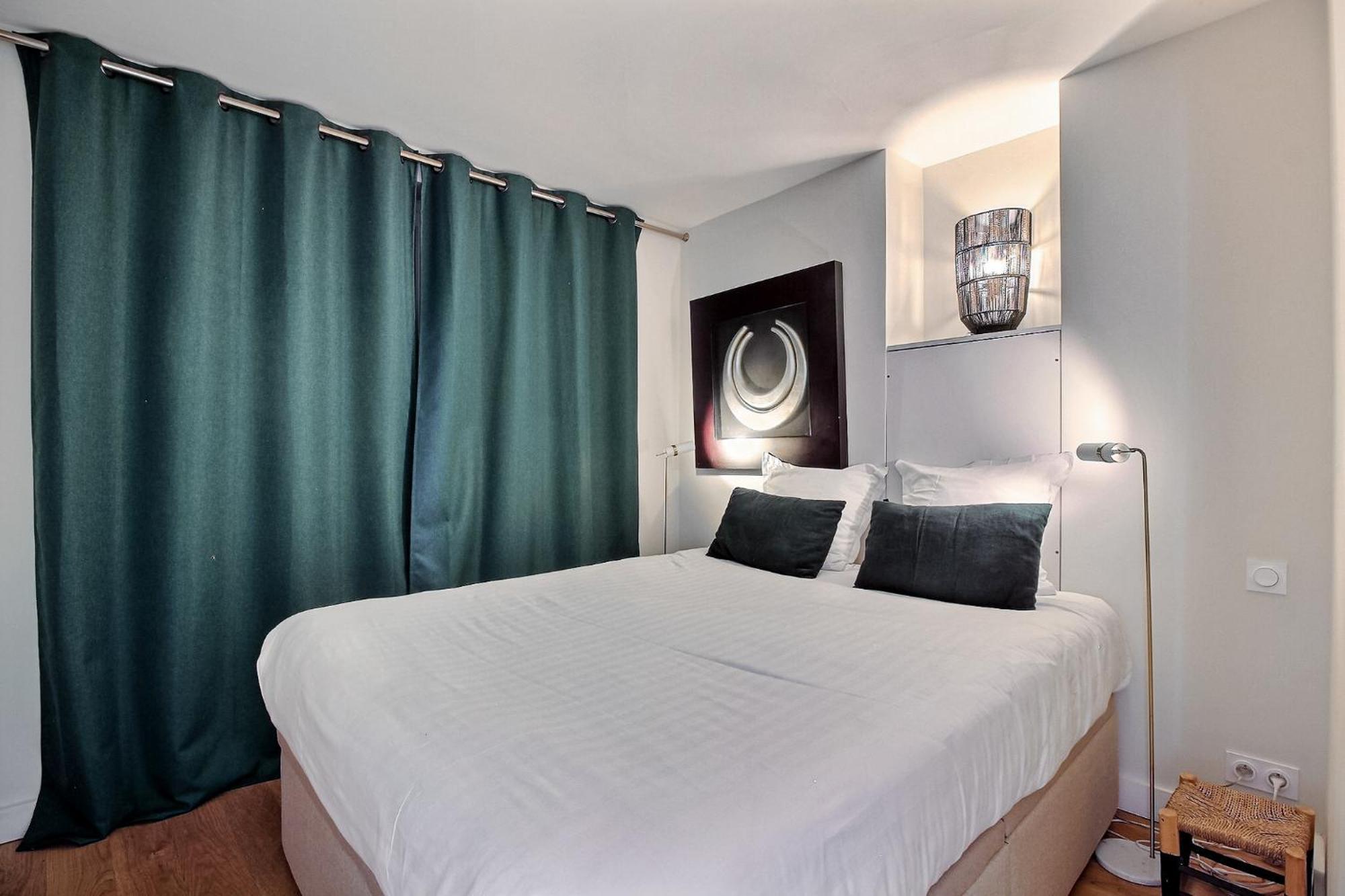 Parisian L Montorgueil Apartment
