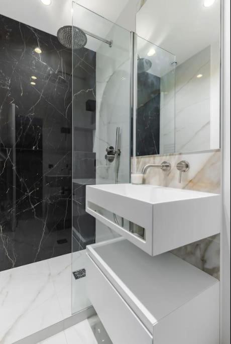 Appartamento Chic In 8th - Near Champs-elysee