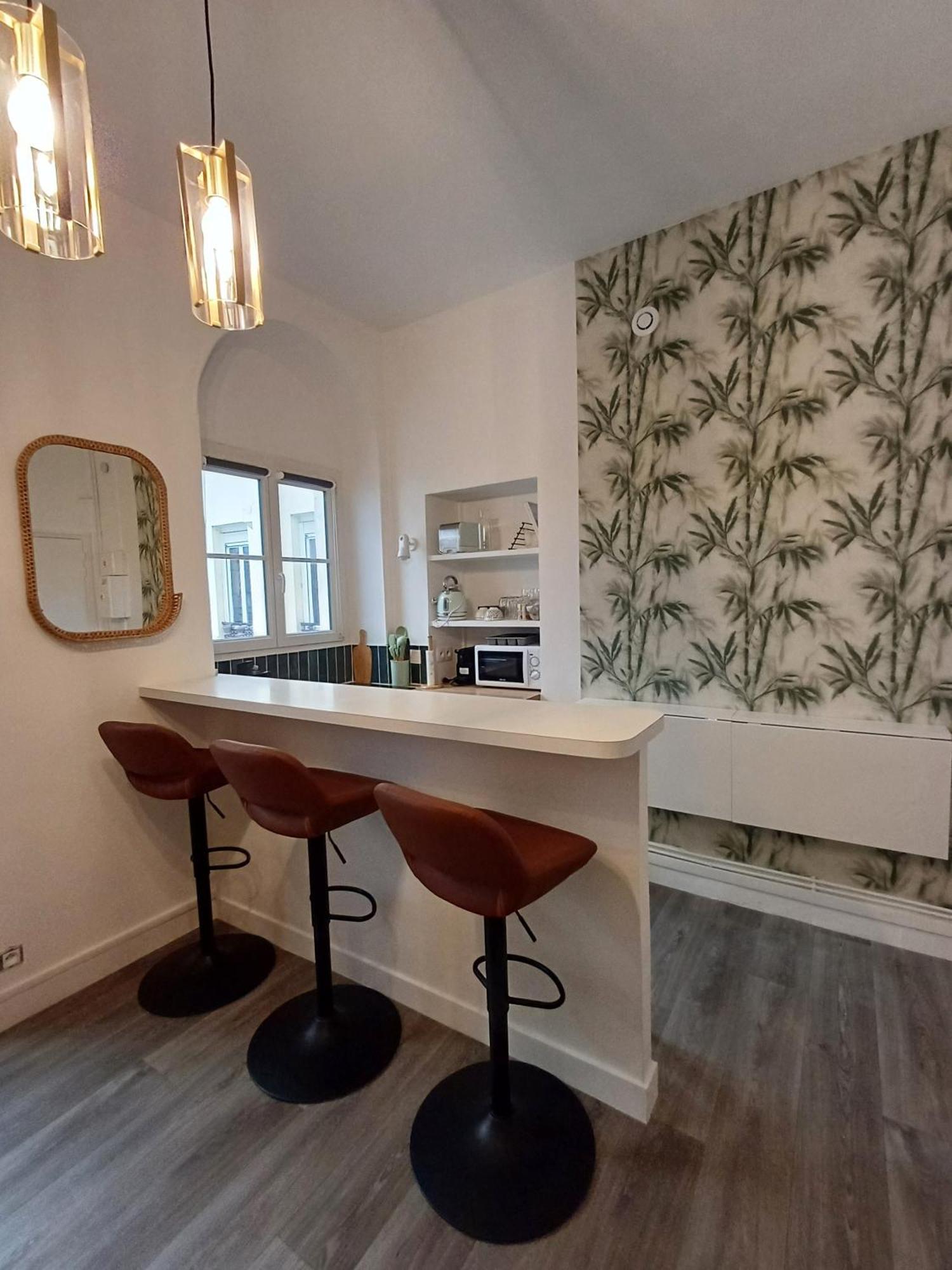 Apartment Gare Montparnasse,gorgeous1 Bedroom,close To Eiffel Tour,center , Stuning Place