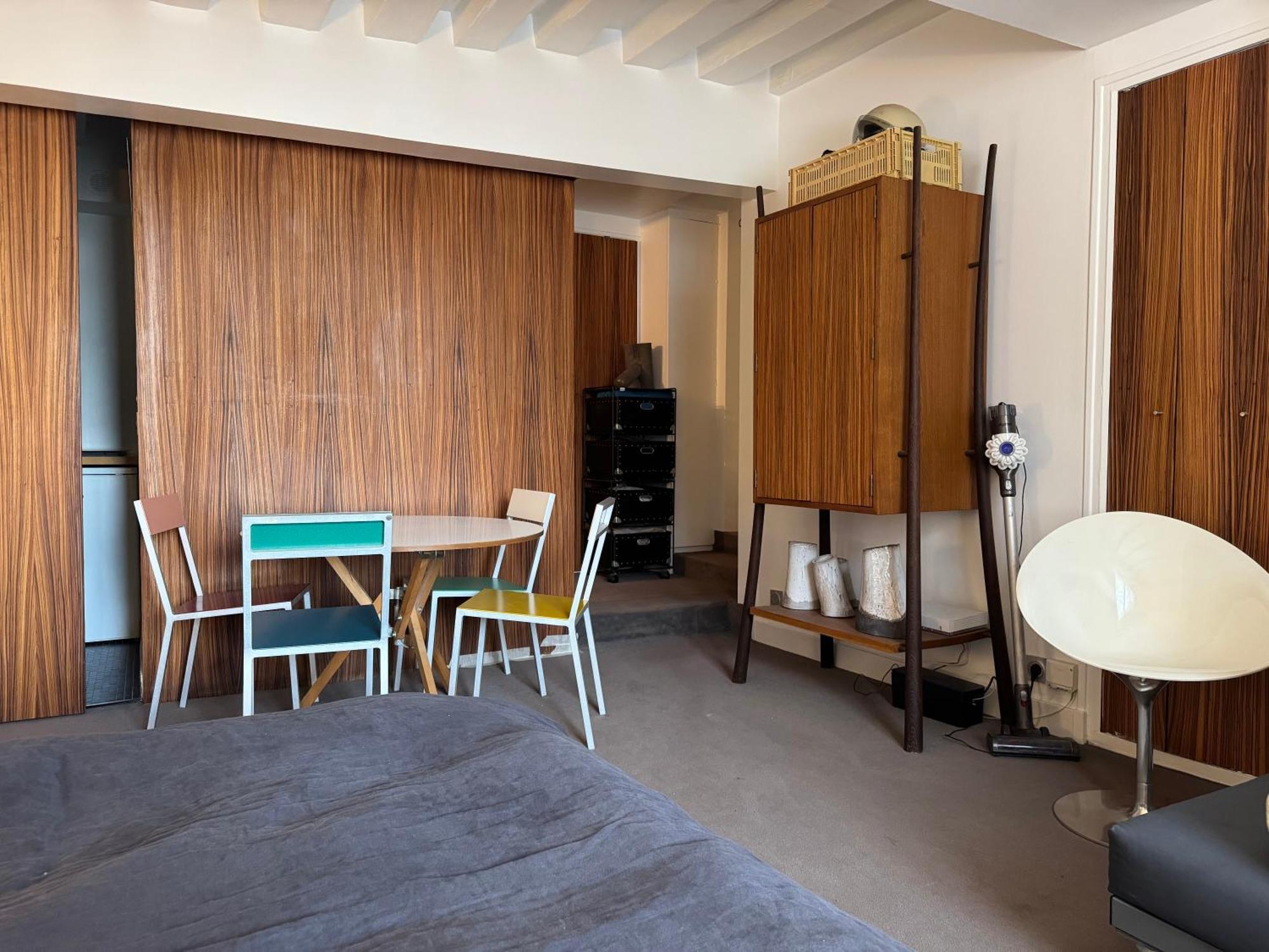 Independante Centre Marais Bed & Breakfast *