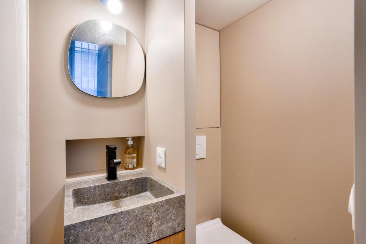 Renovated In The Heart Of The Marais