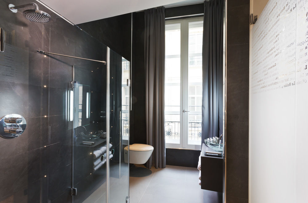 Lyric Opera Hotel 4*