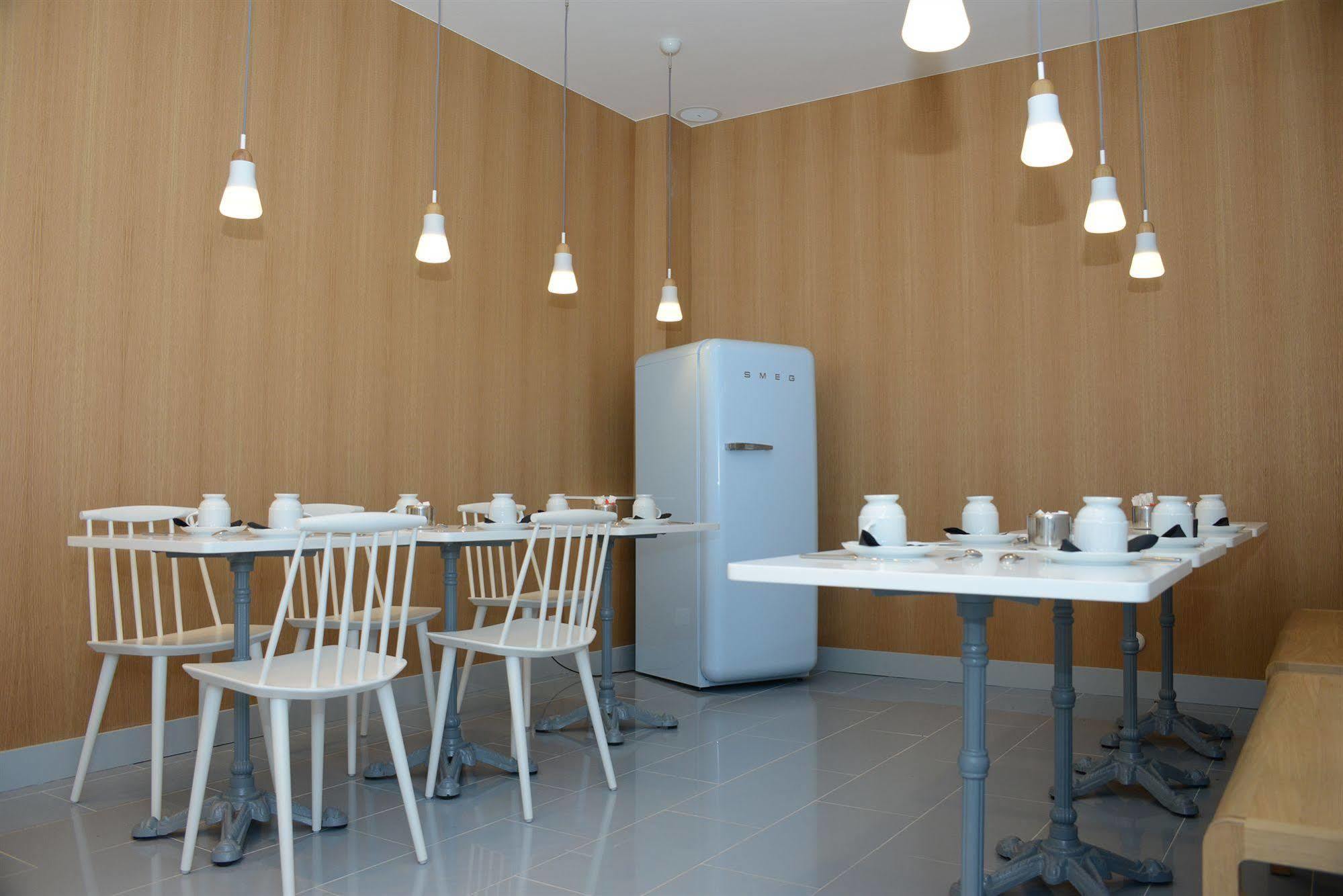 Hotel Le Lapin Blanc Parigi