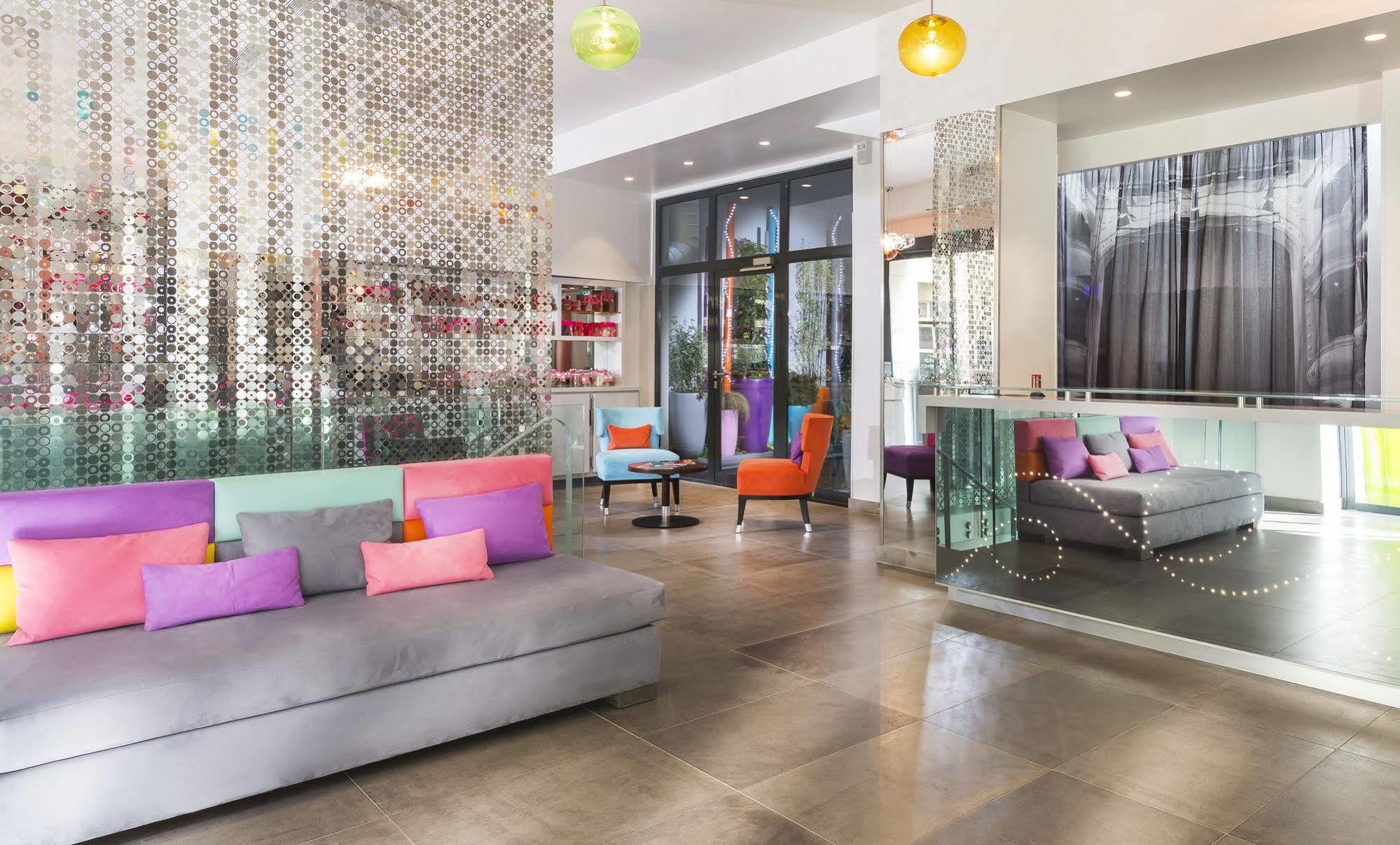 Lyric Opera Hotel 4*