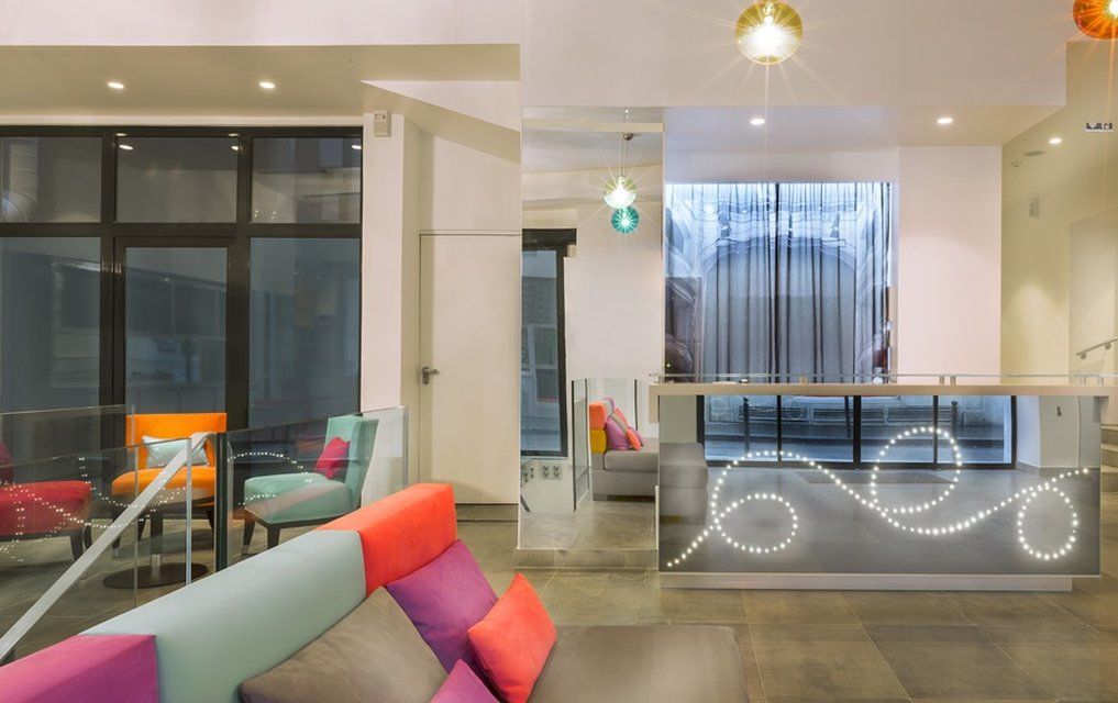 Lyric Opera Hotel