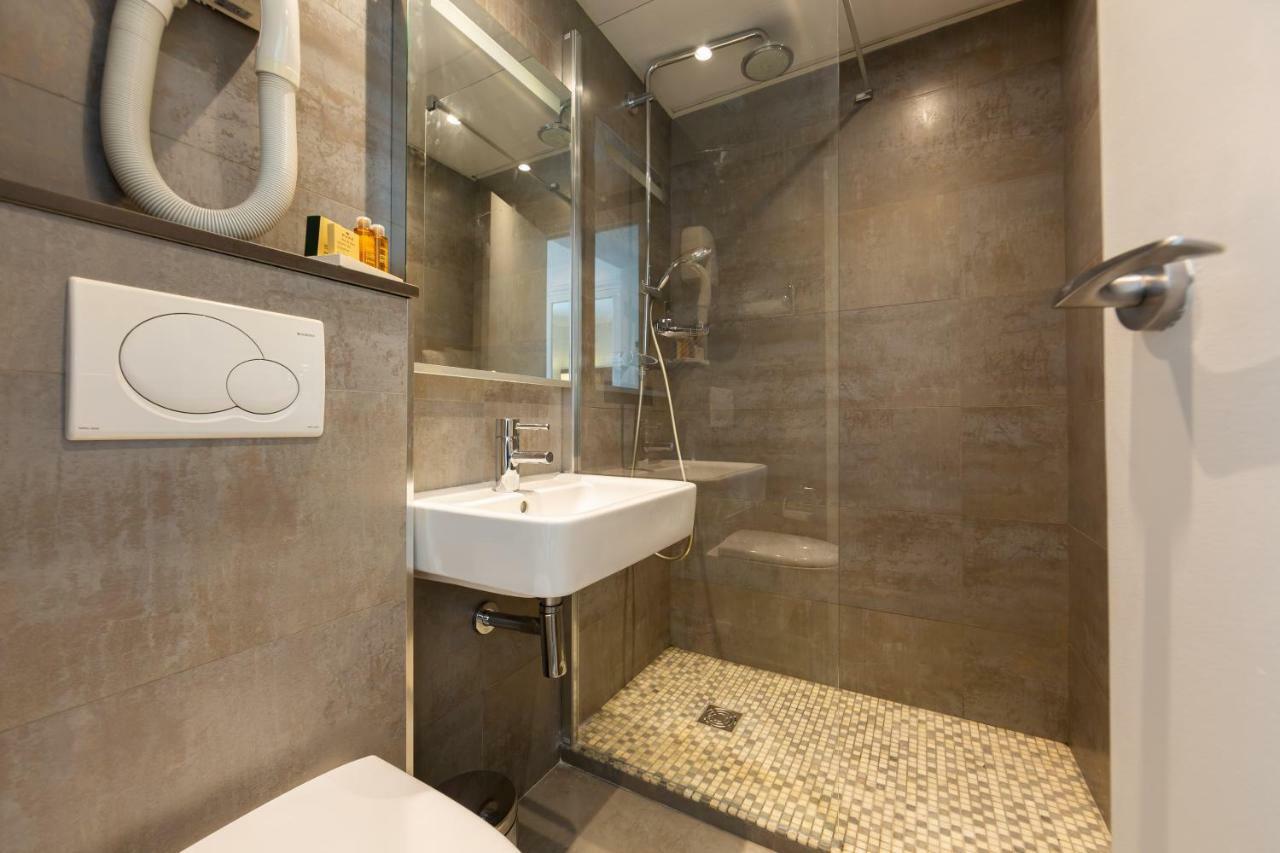 Hotel 15 Montparnasse Parigi