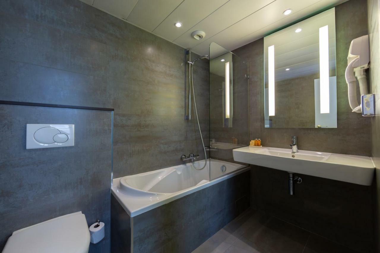 15 Montparnasse Hotel