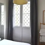 Charming 2 Bedroom Apartment With Balcony In 3Rd Arr