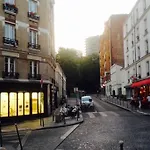 Small arty studio Menilmontant
