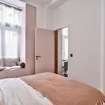 New Eiffel Tour ! Splendid Apartments In The Heart Of Paris