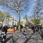 Studio Equipe Metro Abbesses A Montmartre