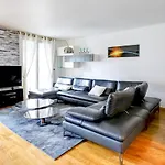 Porte Dauphine Apartment With Terrace Paris 16Th - No Parties