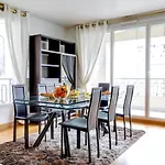 Porte Dauphine Apartment With Terrace Paris 16Th - No Parties