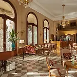 Hotel Regina Louvre
