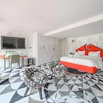 Magic suite in Saint Germain des Près (Montana5)