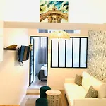 Arc De Triomphe -Marie Antoinette Garden Residence Hotel