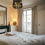 Eiffel Tower View - Republique 4 People 2 Bedrooms
