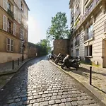 Sacre Petit Studio In The Coeur Of Montmartre