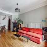 Apartement Chic Pure Parisian In Incredible Area