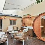 Suite Luxueuse Avec Jardin Prive Sauna Et Jacuzzi
