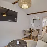 Residense Au Coeur De Paris By Studio Prestige