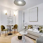 Cozy Studio In The Vibrant Heart Of Paris