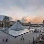 Iconic Location Only 500 Meters To The Louvre
