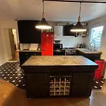 Apartment Near Jardin Villemin