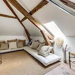 Appartement De Charme Sous Les Toits