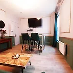 Guernica Apartment Paris Montmartre