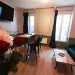 Guernica Apartment Paris Montmartre