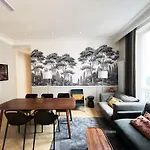 141 - Urban Beautiful Flat Near Champs-Elysees