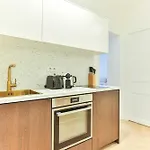 Charming 2Br - 6P - Eiffel Tower