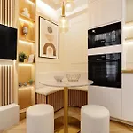 Off Majesti Upper Marais Apartment- Rue Du Faubourg Saint-Martin