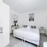 Studio Lumineux Et Bien Equipe A Paris 15 - 2P - Flat-Guest