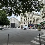 Appartement Typique Parisien Au Coeur Du Marais