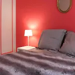 Bright Apartment 2 Steps From The Eiffel Tower