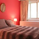 Bright Apartment 2 Steps From The Eiffel Tower