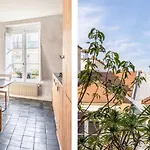 Famous Parisian Designer\'S Pied-A-Terre In Le Marais
