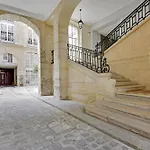 Pick A Flat\'S Apartements With Services In Louvre - Rue Des Halles