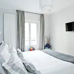 Appartement De Luxe 1 Chambre Tour Eiffel Avec Balcon